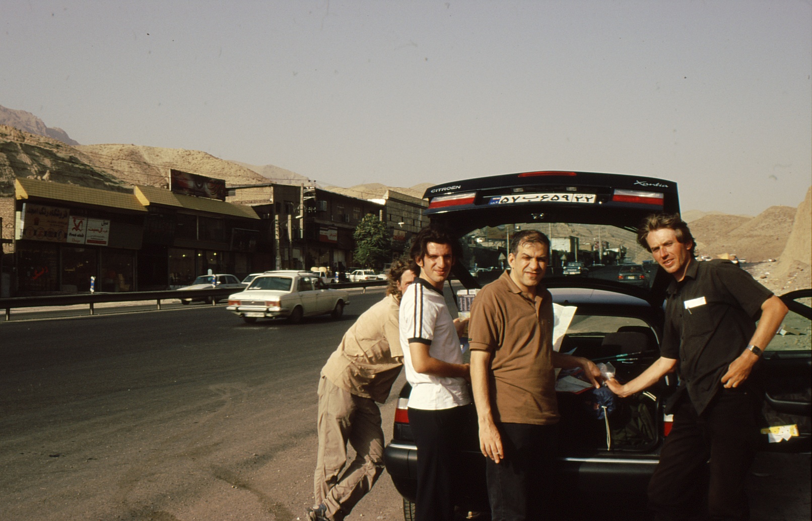 Mehrdad + Ali u auta